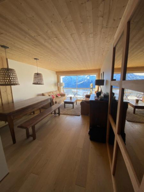 Large apartment with breathtaking view at the foot of the slopes Huez